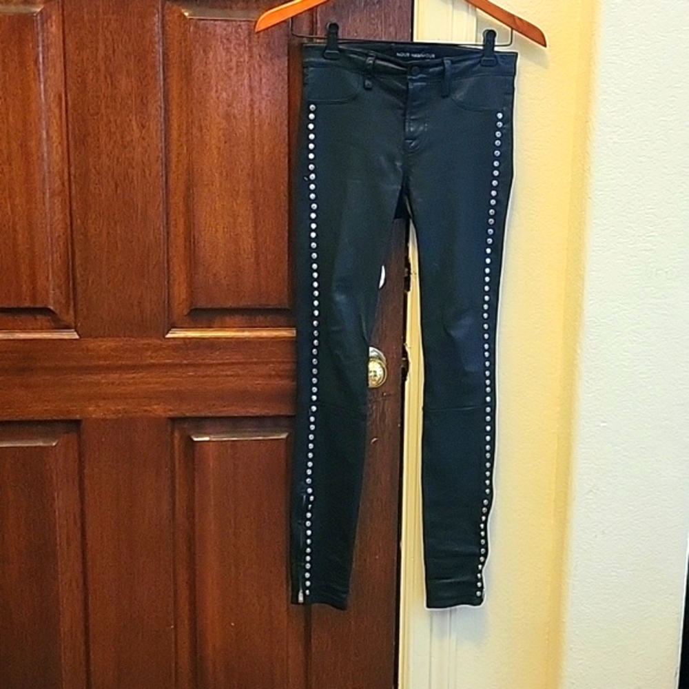 Nour hammour. Christmas 🎄 sale!